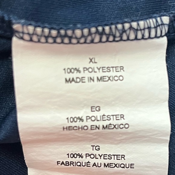 FCB FCBarcelona Més Que Un Club Men’s T-Shirt Size XL Navy EUC ⚽️🥅🏟️ - Picture 5 of 7